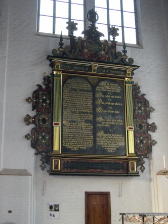 Gebodenbord (1619) te Schiedam, Grote Kerk, foto (c) Pieter de Ruyter